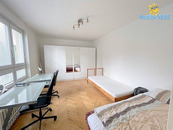Pronájem lůžka v pokoji 24m2 Holčovická Praha 4 Spořilov Záběhlice, cena 5700 CZK / objekt / měsíc, nabízí Reality Nebe