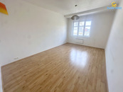 Pronájem bytu 1+kk 31m2 Na Veselí Praha 4 Pankrác, cena 15000 CZK / objekt / měsíc, nabízí Reality Nebe