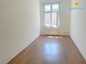 Pronájem bytu 1+kk 26m2 Praha Nuselská, cena 14000 CZK / objekt / měsíc, nabízí Reality Nebe