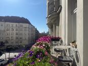 Prodej luxusního zařízeného 3+1 (oddělené pokoje), balkón v atraktivní lokalitě Vršovic Praha 10, cena 18900000 CZK / objekt, nabízí 