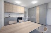 Pronájem bytu 1+kk s terasou/zahrádkou, cena 21000 CZK / objekt / měsíc, nabízí Mgr. Jan Vodenka