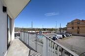 Pronájem moderního bytu 2+kk 54m2, balkon 12m2, výtah garáž , cena 23000 CZK / objekt / měsíc, nabízí Mgr. Jan Vodenka