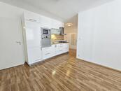 Pronájem světlého bytu 2+kk s balkónem, 44 m2, Praha 4 Krč, ul. Točitá, cena 19500 CZK / objekt / měsíc, nabízí Mgr. Jan Vodenka