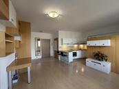 Pronájem světlé garsoniery 32m2, Prorektorská, Praha 10, zařízená, balkon 4m2, parkovací stání, cena 17500 CZK / objekt / měsíc, nabízí Mgr. Jan Vodenka