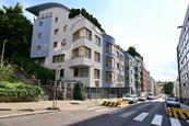 Pronájem 3+kk 99,5m2 terasa a balkon 24m2 garáž sklep, cena 34000 CZK / objekt / měsíc, nabízí Mgr. Jan Vodenka