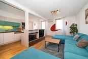 Pronájem 5+kk 186m2 Vinohrady Balbínova, terasa, balkon, 4x koupelna, 4x ložnice, výtah, cena 65000 CZK / objekt / měsíc, nabízí Mgr. Jan Vodenka