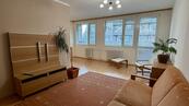 Pronájem bytu 3+kk, 65 m² + lodžie 7 m² + sklep | Praha Újezd nad Lesy, Rohožník, cena 19900 CZK / objekt / měsíc, nabízí Mgr. Jan Vodenka