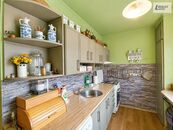 Prodej bytu 3+1, 68 m2, 4. patro, výtah, lodžie., cena 7890000 CZK / objekt, nabízí 
