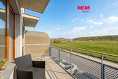Prodej bytu 1+kk/b, 33 m2, gar. stání, Praha 9, Hostavice, cena 6550000 CZK / objekt, nabízí M&M reality holding a.s.