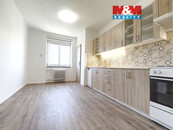 Pronájem bytu 2+1, 70 m2, Praha, ul. nám. Jiřího z Lobkovic, cena 25000 CZK / objekt / měsíc, nabízí M&M reality holding a.s.