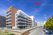 Pronájem bytu 1+kk 32 m2 + předzahrádka 26 m2 - Harfa living, cena 24500 CZK / objekt / měsíc, nabízí M&M reality holding a.s.