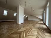 Nový rozlehlý a klimatizovaný byt s vlastní terasou se rozkládá po celém posledním patře ., cena 39900000 CZK / objekt, nabízí 