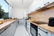 Moderní byt 3+1 s lodžií pár kroků od Prokopského údolí., cena 8990000 CZK / objekt, nabízí 