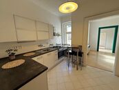 Pronájem stylového bytu 2+1 (62 m) v srdci Vinohrad pár kroků od metra Flora, cena 25300 CZK / objekt / měsíc, nabízí Real Agency 360