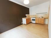 Prodeji bytu 1+1, osobní vlastnictví, výměra 35,5 m2, cihla, přízemí, orientace do vnitrobloku, cena 4900000 CZK / objekt, nabízí 