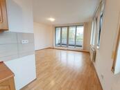 Pronájem velkého bytu 1+kk s balkónem (+ sklepní kóje) v ul. Hořínecká, Praha - Ďáblice, cena 17000 CZK / objekt / měsíc, nabízí Michal Němeček