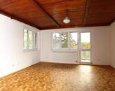Prodej prostorného bytu 3+1 s velkým balkónem a sklepem, oplocený soukromý pozemek, Praha 4 Podolí, cena 11980000 CZK / objekt, nabízí Michal Němeček
