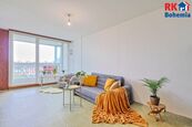 Pronájem bytu 3+1 s lodžií v Praze 8 - Kobylisích, v ulici Šiškova, cena 20000 CZK / objekt / měsíc, nabízí RK BOHEMIA s.r.o.