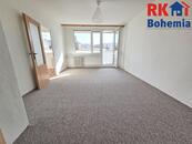Pronájem 3+1 80m2 P4 Michle, ul. Ohradní, metro, tramvaj, lodžie, sklep, samostatné pokoje, cena 21000 CZK / objekt / měsíc, nabízí RK BOHEMIA s.r.o.
