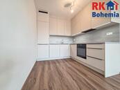 Pronájem 2kk 55m2 P4 Kamýk, ul. Hodkovická, balkon, sklep, garážové stání, nezařízen, cena 23500 CZK / objekt / měsíc, nabízí RK BOHEMIA s.r.o.