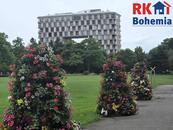 Pronájem moderního a nadstandardního bytu 2+kk, 39m2 s garáží, sklepem 9m2 v rezidenci Kavčí Hory, cena 23500 CZK / objekt / měsíc, nabízí RK BOHEMIA s.r.o.