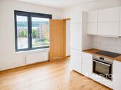 Pronájem moderního 2+kk, Praha 8, Karlín v novostavbě Rohan City s možností garážového stání, cena 25000 CZK / objekt / měsíc, nabízí KAPITOL Reality