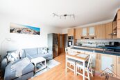 Prodej světlého, investičního bytu v os.vlastnictví, 2+kk,42m2,cihla Neumannova ul. ,Zbraslav, Praha, cena 6599000 CZK / objekt, nabízí 