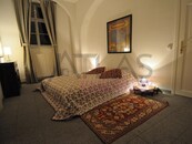 K pronájmu plně zařízený a nově renovovaný reprezentativní byt 2+kk, 92m2, Praha 1 Malá Strana, ul. Vlašská, cena 49000 CZK / objekt / měsíc, nabízí ATLAS reality