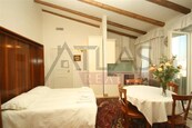 Pronájem zařízené garsonky s balkonem, Praha 2 Vinohrady, cena 1100 EUR / objekt / měsíc, nabízí ATLAS reality