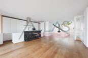 Pronájem mezonetového bytu 4+kk, 260 m2 + terasa 194 m2 Praha 2 - Vinohrady, Laubova ul., cena 190000 CZK / objekt / měsíc, nabízí 