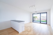 Pronájem bytu 2+kk 63 m2, Praha - Holešovice, cena 29700 CZK / objekt / měsíc, nabízí Bohemian Estates International s.r.o.