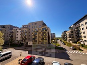 Pronájem bytu světlého 3+1 78 m2 s balkonem a parkovacím stáním, Praha - Hostivař, cena 33000 CZK / objekt / měsíc, nabízí Bohemian Estates International s.r.o.