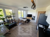 Pronájem bytu 2+kk s balkónem a garážovým stáním, cena 24000 CZK / objekt / měsíc, nabízí Bohemian Estates International s.r.o.