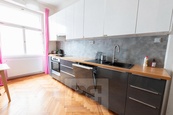 Pronájem bytu 2+1 55 m2, Praha - Vršovice, cena 26000 CZK / objekt / měsíc, nabízí Bohemian Estates International s.r.o.