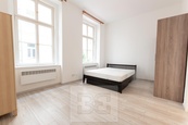 Pronájem bytu 2+kk 43 m2, Praha - Holešovice, cena 21990 CZK / objekt / měsíc, nabízí Bohemian Estates International s.r.o.
