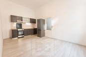 Pronájem bytu 2+kk 43 m2, Praha - Holešovice, cena 22990 CZK / objekt / měsíc, nabízí Bohemian Estates International s.r.o.