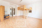 Pronájem bytu 2+1 80 m2, Praha - Žižkov, cena 24000 CZK / objekt / měsíc, nabízí Bohemian Estates International s.r.o.