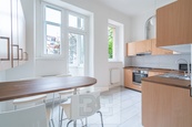 Pronájem bytu 2+1 79 m2, Praha - Hradčany, cena 29900 CZK / objekt / měsíc, nabízí Bohemian Estates International s.r.o.