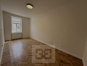 Pronájem bytu 2+kk 44 m2, Praha - Smíchov, cena 19990 CZK / objekt / měsíc, nabízí Bohemian Estates International s.r.o.