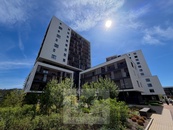 Pronájem designového bytu 2+kk, 58 m2 s velkou terasou, Praha - Modřany, cena 26000 CZK / objekt / měsíc, nabízí Bohemian Estates International s.r.o.