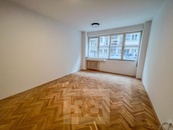 Byt 1+kk 32 m2 k pronájmu u Strossmayerova náměstí, Vinařská ulice, Praha 7, cena 18000 CZK / objekt / měsíc, nabízí Bohemian Estates International s.r.o.