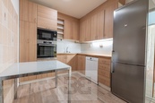 Pronájem bytu 2+1 49 m2, Praha - Strašnice, cena 24990 CZK / objekt / měsíc, nabízí Bohemian Estates International s.r.o.