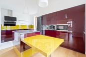 Pronájem bytu 2+1 90 m2, Praha - Braník, cena 27900 CZK / objekt / měsíc, nabízí Bohemian Estates International s.r.o.
