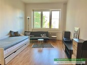 Zařízený 1+kk (33 m2) po rekonstrukci, cihla Praha 10 Vršovice, náměstí Svatopluka Čecha pronájem, cena 16500 CZK / objekt / měsíc, nabízí Agentura Quick Service