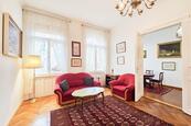 Pronájem výjimečného bytu 3+1 s balkonem a výhledem na Hradčany, Konviktská, Praha 1, cena 43000 CZK / objekt / měsíc, nabízí 