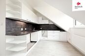 Pronájem bytu 2+1 52 m2 Střížkovská, Praha, cena 23700 CZK / objekt / měsíc, nabízí Swiss Life Select Reality