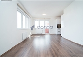 Pronájem, Byt 4+kk, Praha 9, cena 35000 CZK / objekt / měsíc, nabízí Realitní kancelář Donna