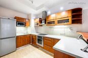 Vybavený byt 2+kk, 53 m2, balkon, parking, Praha 10-Záběhlice, Velenovského, cena 21500 CZK / objekt, nabízí Faraon Reality, s.r.o.