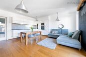Prodej bytu 3+kk (79 m2) s balkonem (7 m2), sklepem a parkovacím stáním, Praha 9 - Hloubětín, cena 14900000 CZK / objekt, nabízí Faraon Reality, s.r.o.