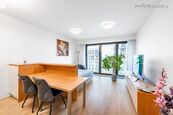 Prodej bytu 1+kk, klimatizace, parkovací místo, sklep, Garden Tower, Olšanská, Praha 3 - Žižkov, cena 7750000 CZK / objekt, nabízí Faraon Reality, s.r.o.